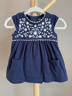 ⭐️⭐️ PICK 5 / $20 Carter's Navy Dress with White Floral Embroidery 3M